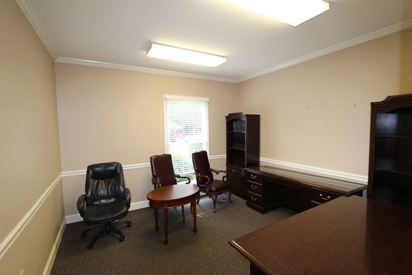 Office Space For Sale/Lease: 101 Madison Plz, Hattiesburg, MS 39402